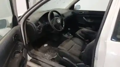 Veicolo di demolizione VOLKSWAGEN GOLF IV (1J1)  dell'anno 1999 alimentato AHF