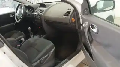 Verschrottungsfahrzeug renault megane ii sedán (lm0/1_) 1.5 dci (lm1e) des jahres 2008 angetrieben k9k732