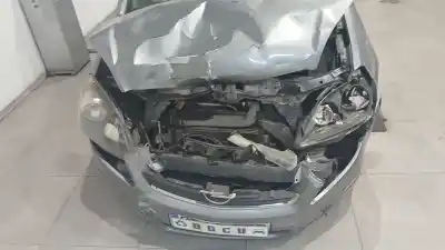 Veículo de Sucata opel zafira / zafira family b (a05) 1.9 cdti (m75) do ano 2006 alimentado z19dth