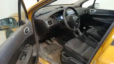Veicolo di demolizione PEUGEOT 307 SW (3H)  dell'anno 2006 alimentato 9HY