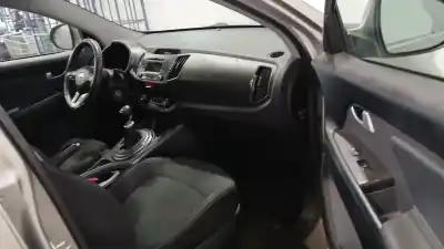 Veicolo di demolizione kia sportage iii (sl) 1.7 crdi dell'anno 2010 alimentato d4fd