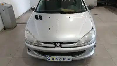 Sloopvoertuig peugeot 206 fastback (2a/c) 1.4 i van het jaar 2007 aangedreven kfw