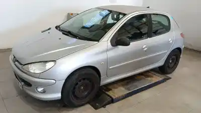 Sloopvoertuig peugeot 206 fastback (2a/c) 1.4 i van het jaar 2007 aangedreven kfw