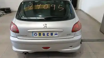 Sloopvoertuig peugeot 206 fastback (2a/c) 1.4 i van het jaar 2007 aangedreven kfw