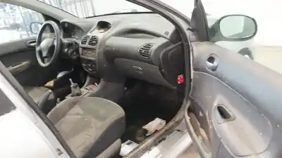 Sloopvoertuig peugeot 206 fastback (2a/c) 1.4 i van het jaar 2007 aangedreven kfw