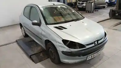 Veículo de Sucata peugeot 206 fastback (2a/c) 1.4 hdi eco 70 do ano 2004 alimentado 8hz