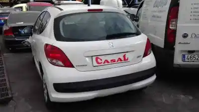 Sloopvoertuig peugeot 207 confort van het jaar 2011 aangedreven 9h06