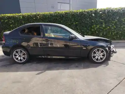 Vehicul casat bmw serie 3 berlina (e46) 320d al anului 2003 alimentat 204d4