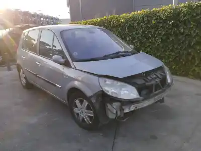 Scrapping Vehicle renault scenic ii authentique of the year 2003 powered f9q d8