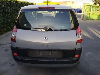 Scrapping Vehicle renault scenic ii authentique of the year 2003 powered f9q d8