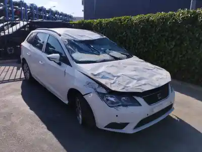 Здавання транспортного засобу seat leon st (5f8) style року 2016 потужний crld