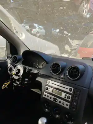 Veicolo di demolizione ford fiesta (cbk) 1.4 tdci cat dell'anno 2003 alimentato f6ja