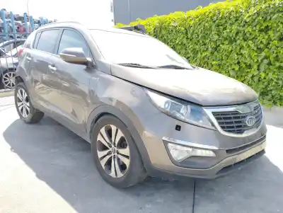 Veicolo di demolizione kia sportage emotion 4x4 dell'anno 2010 alimentato d4ha