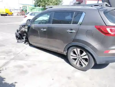 Veicolo di demolizione kia sportage emotion 4x4 dell'anno 2010 alimentato d4ha