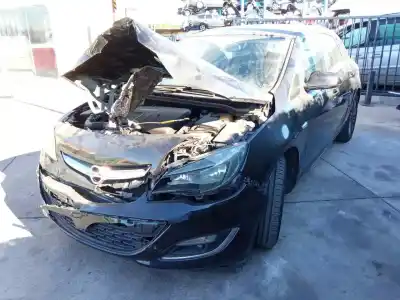 Veículo de Sucata opel astra j (p10) 1.7 cdti (68) do ano 2013 alimentado a17dtc