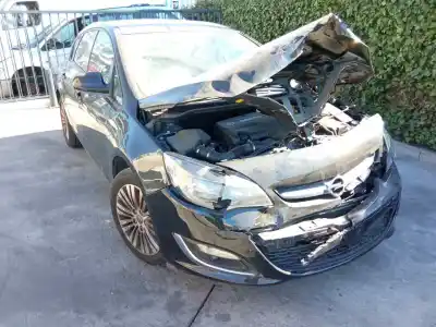 Veículo de Sucata opel astra j (p10) 1.7 cdti (68) do ano 2013 alimentado a17dtc