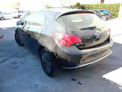 Veículo de Sucata opel astra j (p10) 1.7 cdti (68) do ano 2013 alimentado a17dtc