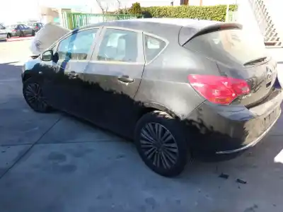 Veículo de Sucata opel astra j (p10) 1.7 cdti (68) do ano 2013 alimentado a17dtc