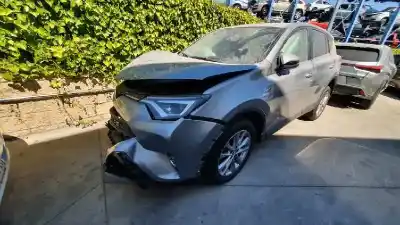 Veicolo di demolizione TOYOTA RAV 4 Advance Hybrid dell'anno 2015 alimentato 2ARFXE