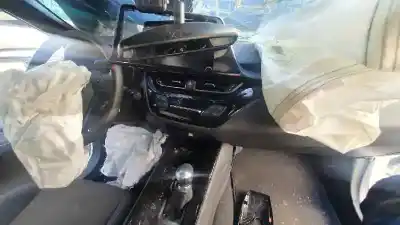 Véhicule à la ferraille toyota c-hr (_x1_) 1.2 (ngx10_) de l'année 2017 alimenté 2zr