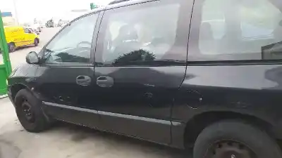 Veículo de Sucata chrysler voyager (gs) 2.5 td do ano 2000 alimentado 425clirsx