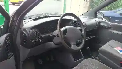 Veículo de Sucata chrysler voyager (gs) 2.5 td do ano 2000 alimentado 425clirsx