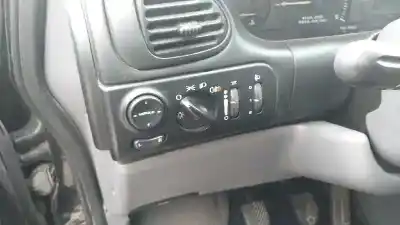 Veículo de Sucata chrysler voyager (gs) 2.5 td do ano 2000 alimentado 425clirsx