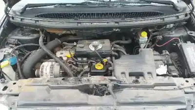 Veículo de Sucata chrysler voyager (gs) 2.5 td do ano 2000 alimentado 425clirsx