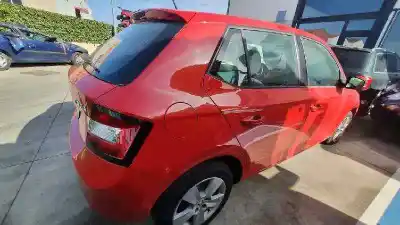Veículo de Sucata skoda fabia like do ano 2016 alimentado chyb