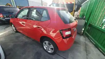 Veículo de Sucata skoda fabia like do ano 2016 alimentado chyb