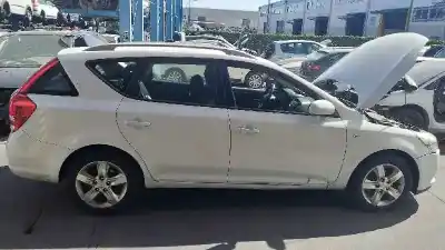 Veículo de Sucata kia cee´d drive do ano 0 alimentado d4fb