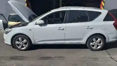 Veículo de Sucata kia cee´d drive do ano 0 alimentado d4fb