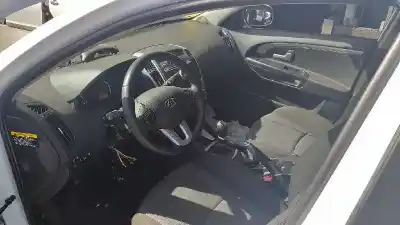 Veículo de Sucata kia cee´d drive do ano 0 alimentado d4fb