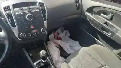 Veículo de Sucata kia cee´d drive do ano 0 alimentado d4fb