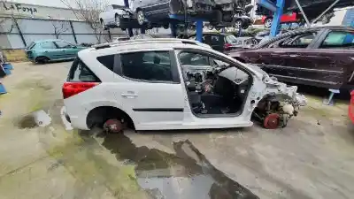 Sloopvoertuig PEUGEOT 207 Confort van het jaar 2006 aangedreven 9h02