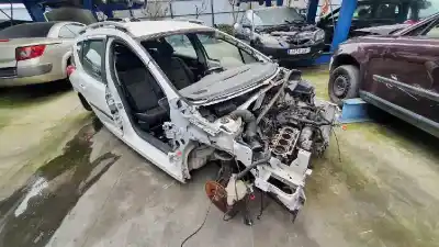 Sloopvoertuig peugeot 207 confort van het jaar 2006 aangedreven 9h02