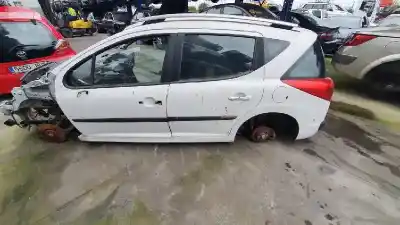 Sloopvoertuig peugeot 207 confort van het jaar 2006 aangedreven 9h02