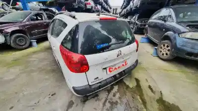 Sloopvoertuig peugeot 207 confort van het jaar 2006 aangedreven 9h02