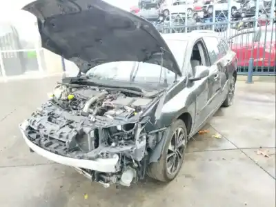 Sloopvoertuig RENAULT LAGUNA II (BG0) Initiale van het jaar 2014 aangedreven M9R858