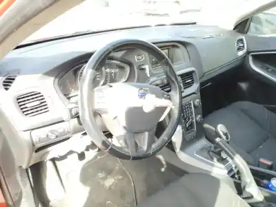 Scrapping Vehicle volvo v40 kinetic of the year 2013 powered d4162t