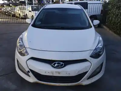 Veículo de Sucata hyundai i30 (gd) style do ano 2012 alimentado d4fb