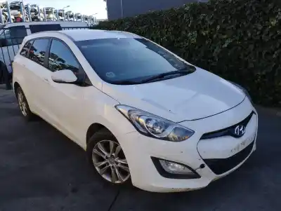 Veículo de Sucata hyundai i30 (gd) style do ano 2012 alimentado d4fb