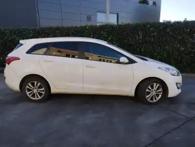 Veículo de Sucata hyundai i30 (gd) style do ano 2012 alimentado d4fb