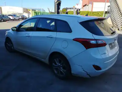 Veículo de Sucata hyundai i30 (gd) style do ano 2012 alimentado d4fb