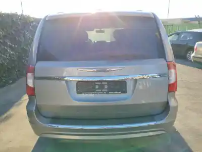 Veicolo di demolizione chrysler grand voyager v (rt) 3.3 dell'anno 2014 alimentato erb