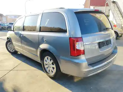 Veicolo di demolizione chrysler grand voyager v (rt) 3.3 dell'anno 2014 alimentato erb