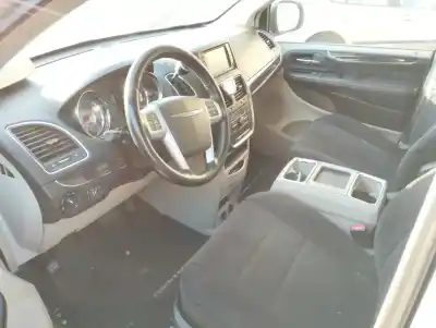 Veicolo di demolizione chrysler grand voyager v (rt) 3.3 dell'anno 2014 alimentato erb