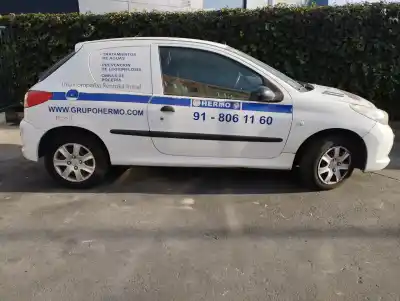 Véhicule à la ferraille peugeot 206+ básico de l'année 2011 alimenté 8h01