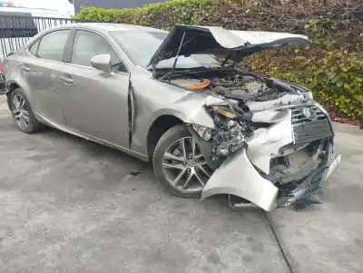 Veículo de Sucata lexus is 250c 2.5 v6 cat do ano 2018 alimentado 2arfse