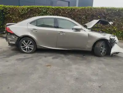 Veículo de Sucata lexus is 250c 2.5 v6 cat do ano 2018 alimentado 2arfse